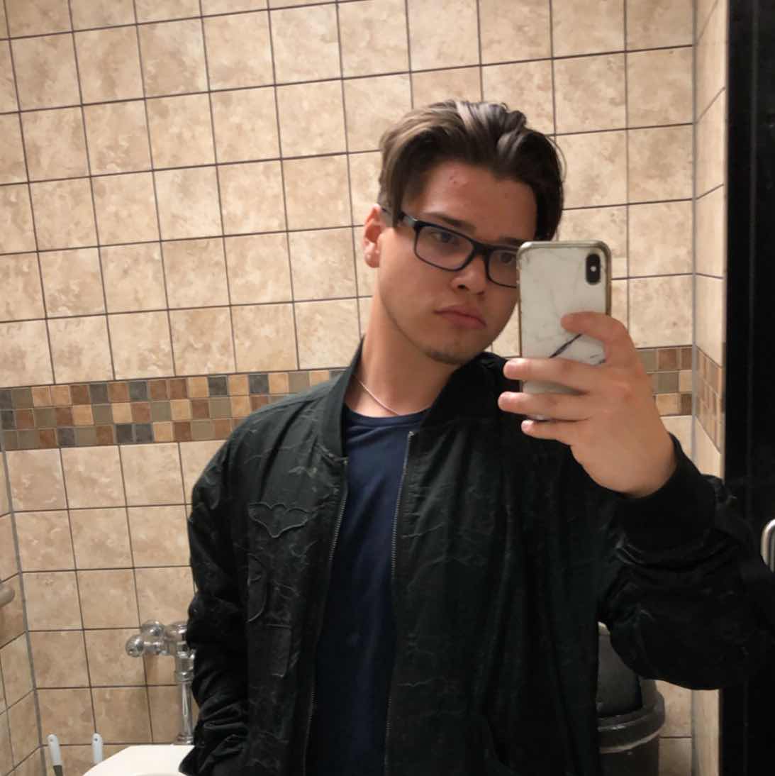 goodnovel comment avatar