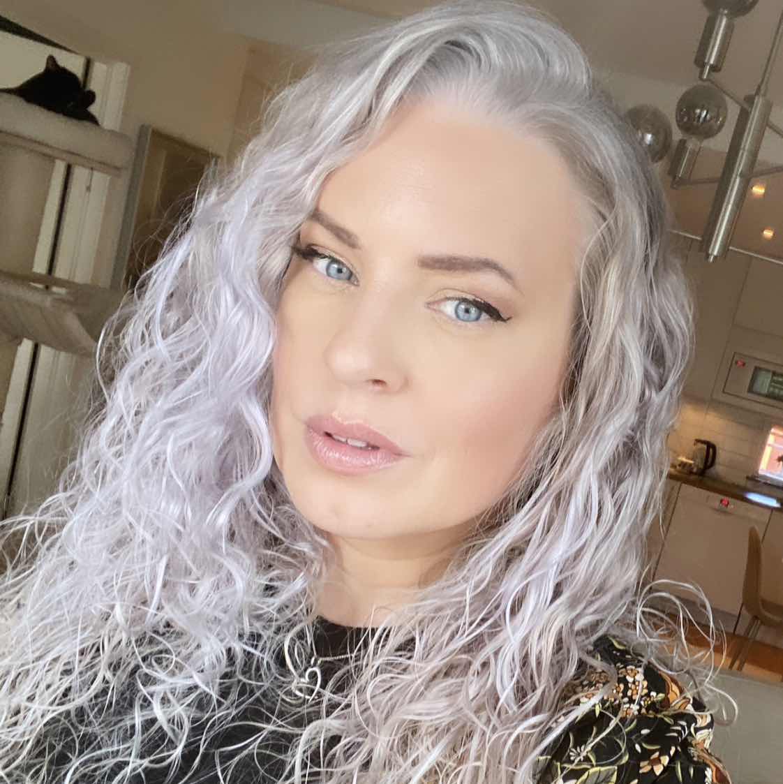 goodnovel comment avatar